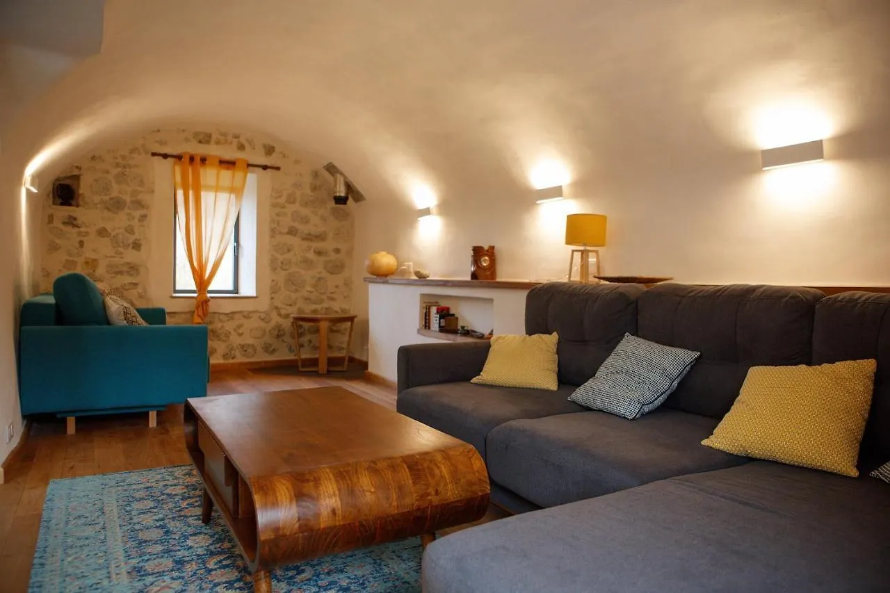 Holiday home La Tete Dans Les Nuages Et Les Pieds Dans L'Eau Villa Saint-Benoit-en-Diois